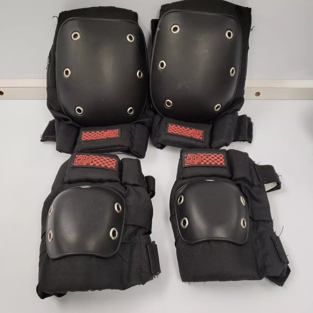 (68239-8) Bravo Sports Roller Blade Pads-Size M/L